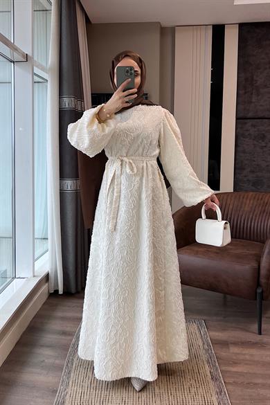 Kendinden Kabartma Desen Elbise Krem