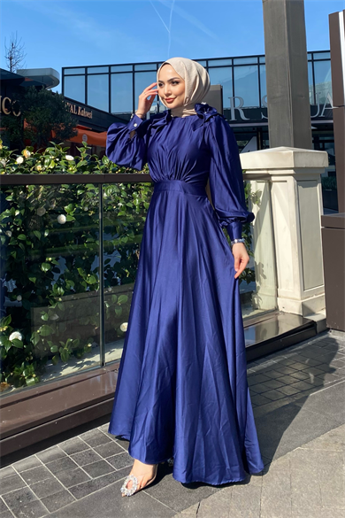 Kol Üstü Taş İşlemeli Saten Elbise