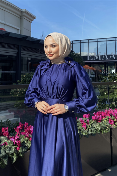 Kol Üstü Taş İşlemeli Saten Elbise