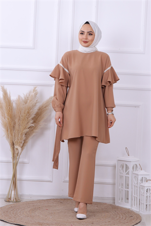 Kolları Fırfır Detaylı Takım Camel