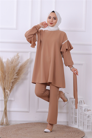 Kolları Fırfır Detaylı Takım Camel