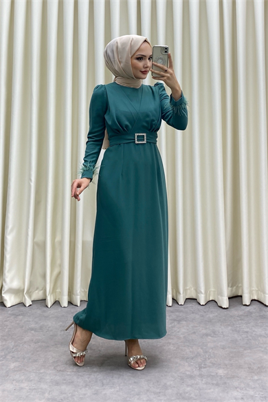 Kolu Tüy Detaylı Elbise 