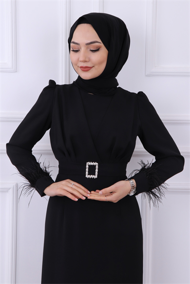 Kolu Tüy Detaylı Elbise Siyah