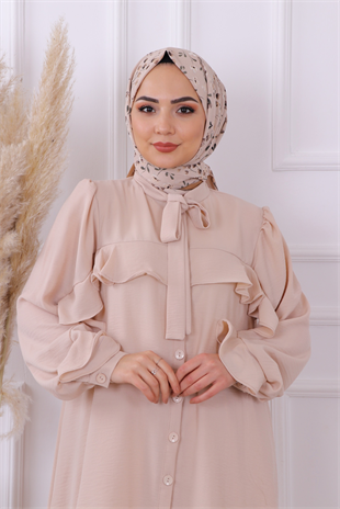 Kolu Ve Önü Fırfırlı Takım Krem
