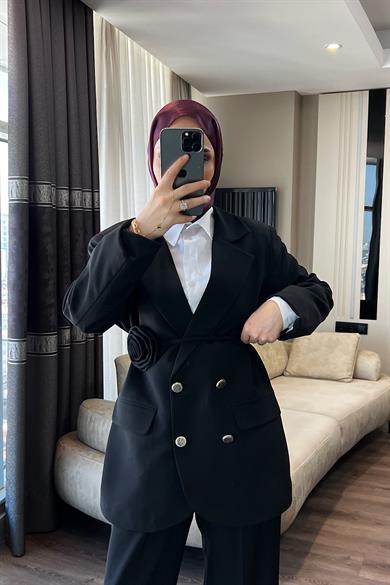 Kuşağı Gül Detaylı Takım Siyah