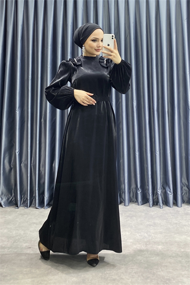 Omuzları Aplikli Saten Elbise Siyah