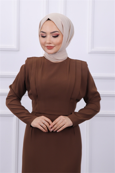 Omuzları Vatkalı Elbise Kahverengi