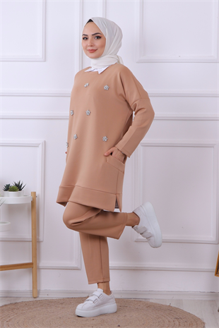 Önü Taş Detaylı Takım Camel