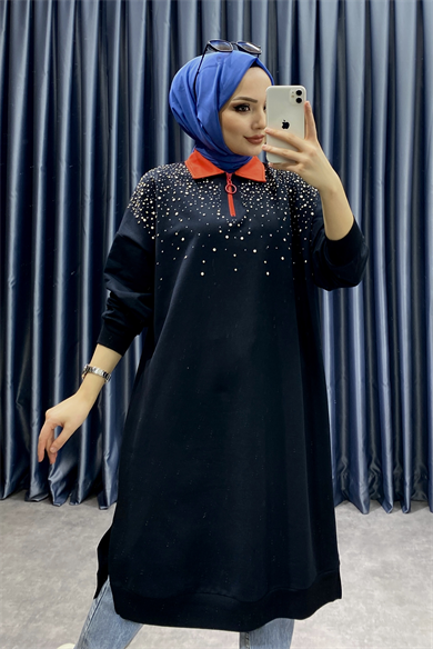 Polo Yaka Üzeri Taşlı Sweat Siyah