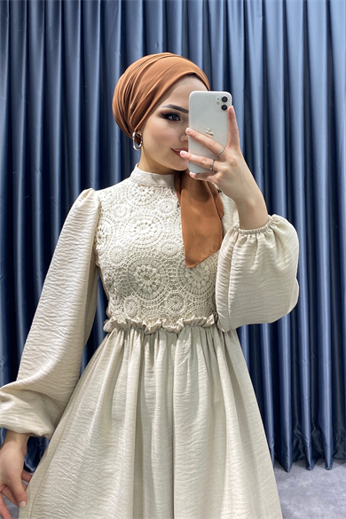 Üzeri Dantel Elbise Taş