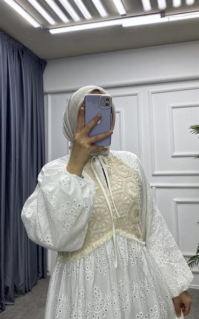 Üzeri Dantel Fisto Elbise Beyaz 