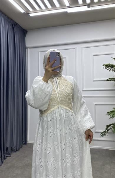 Üzeri Dantel Fisto Elbise Beyaz 