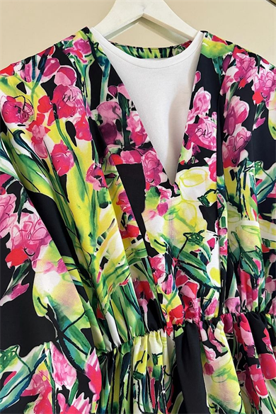 V Yaka Çiçek Desenli Elbise 