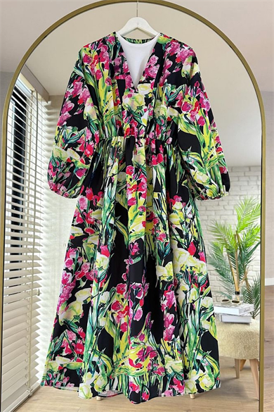 V Yaka Çiçek Desenli Elbise 