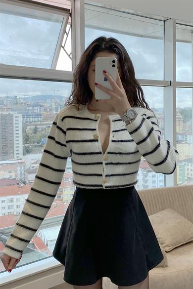 Vatkalı Beyaz Hırka 