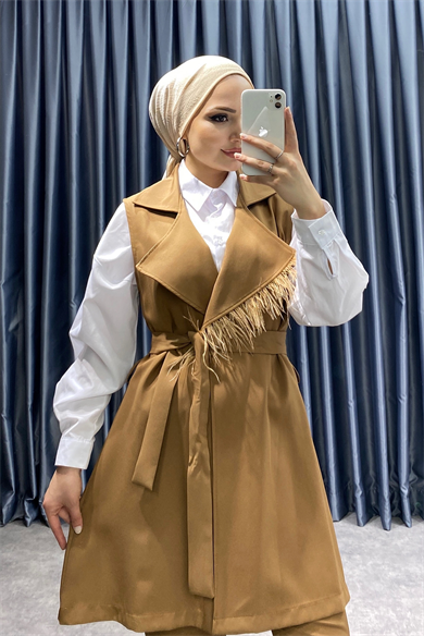 Yakası Tüy Detaylı İkili Takım