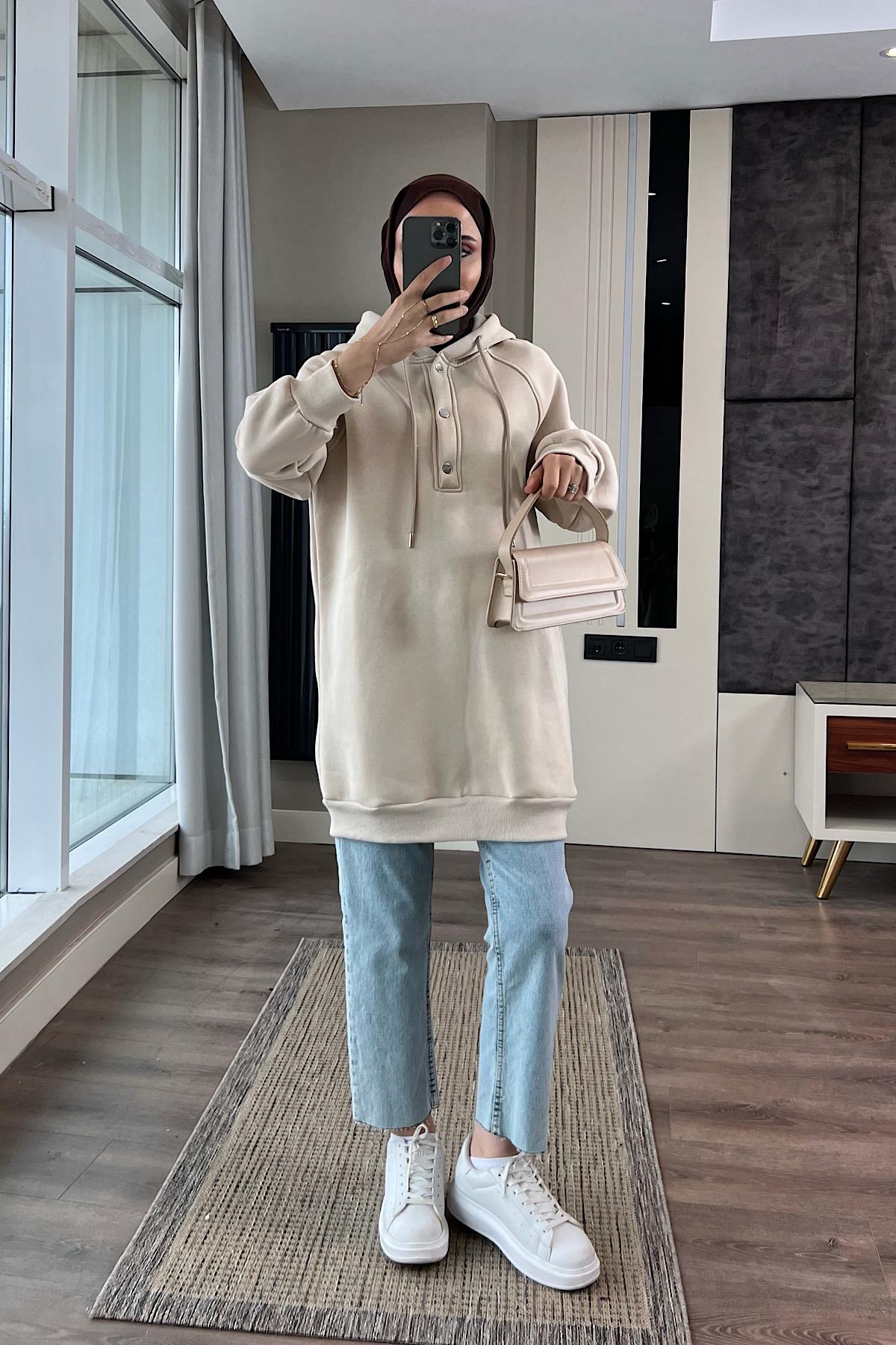 Yakası çıtçıt detaylı sweat BejDubaiShowroomÜST GİYİM39372