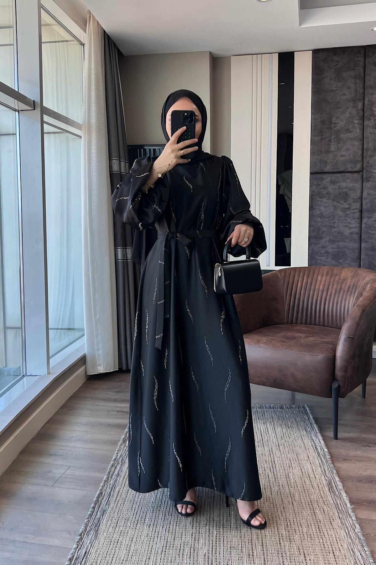 Üzeri Taş Detay Saten Elbise SiyahDubaiShowroomELBİSELER01146