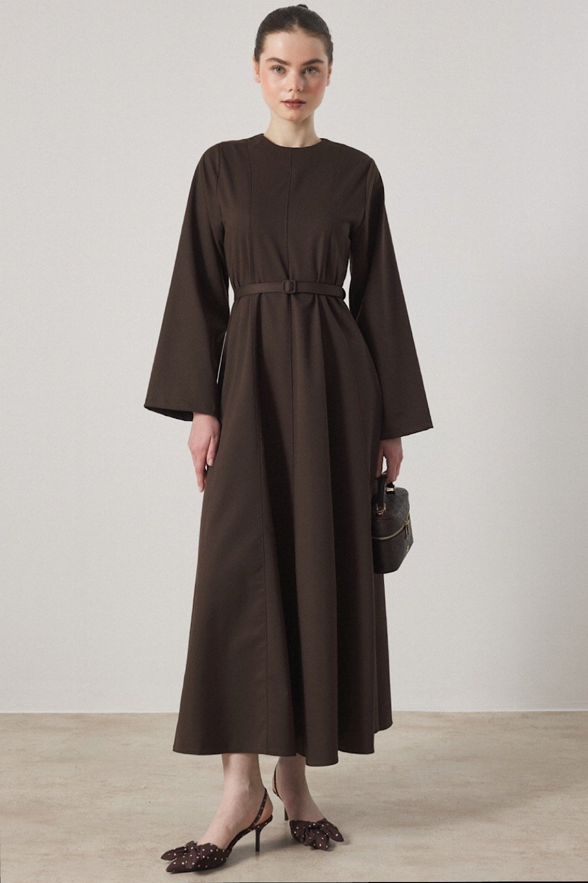 Belden oturtmalı kemerli Elbise Kahverengi DubaiShowroomELBİSELER08359