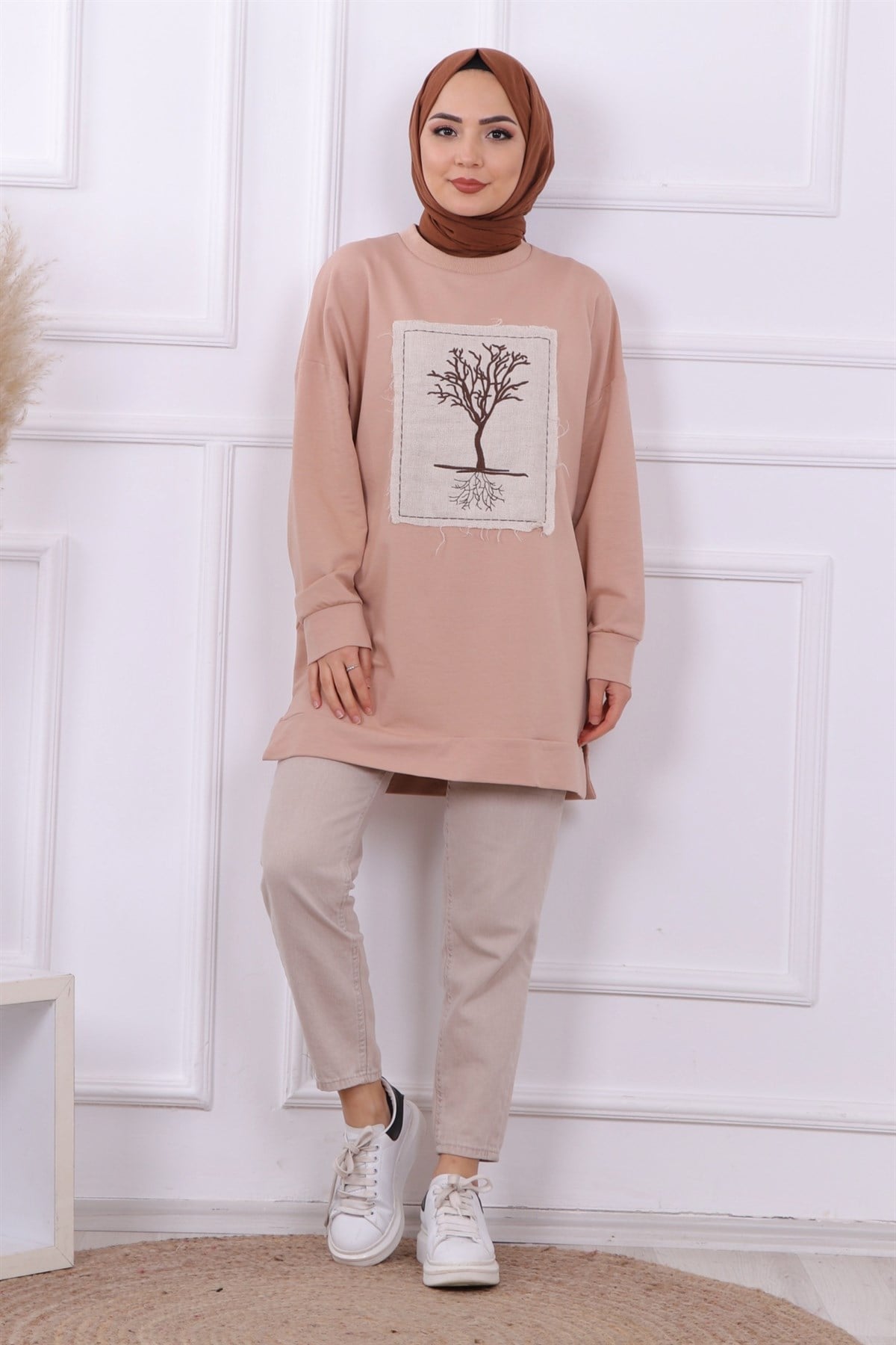 ağaç nakışlı sweat koyu krem