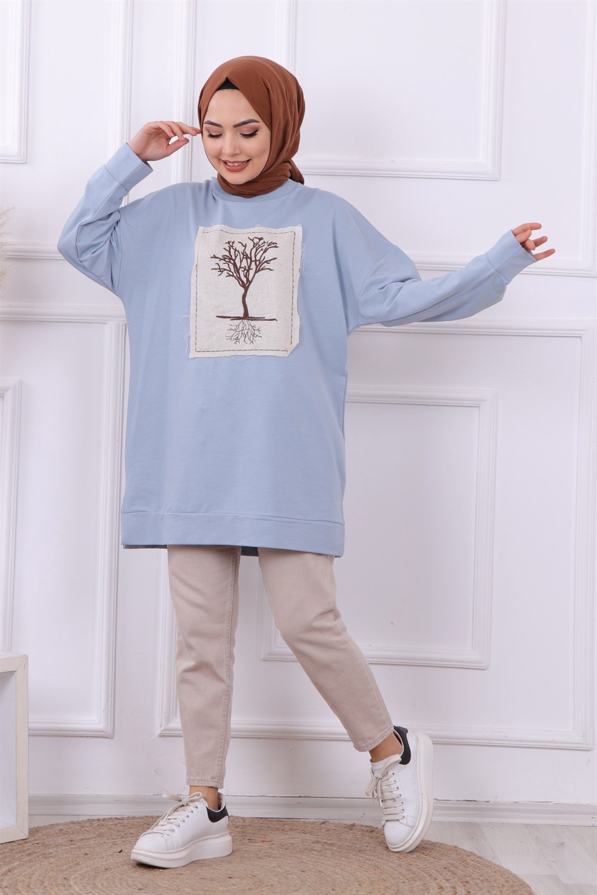 ağaç nakışlı sweat mavi