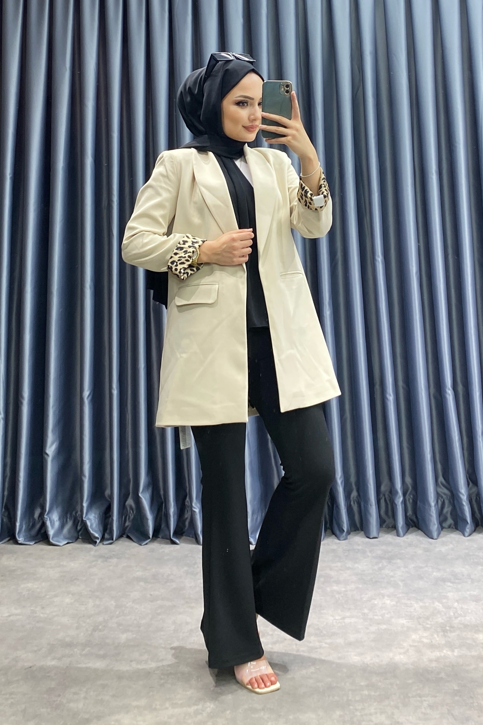 Astarı leoparlı ceket bej