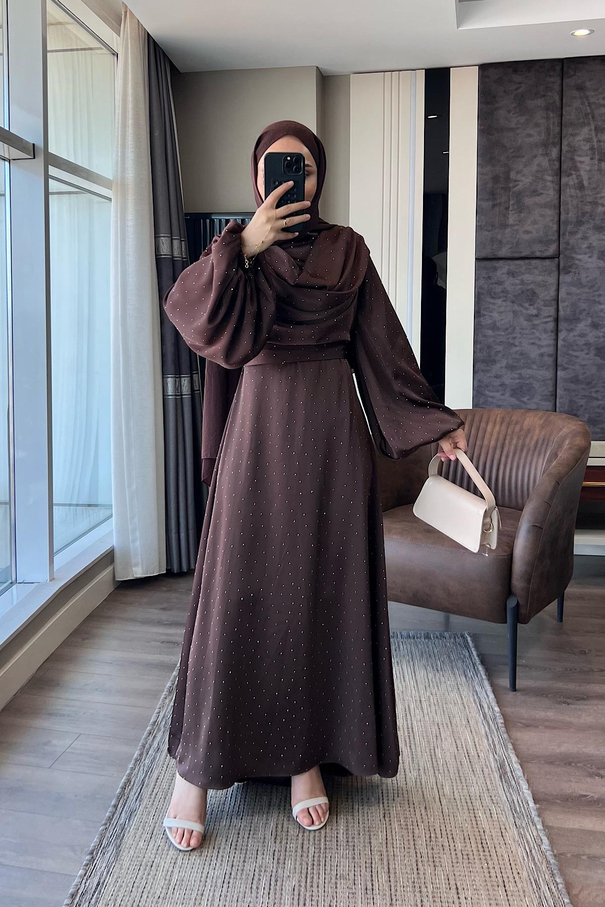 Degaje yaka taşlı Saten Elbise KahveDubaiShowroomELBİSELER5100