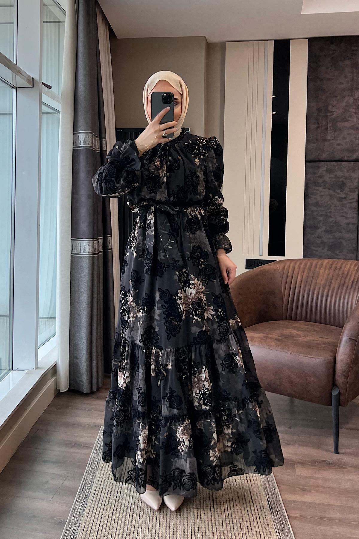 Çiçek Desenli Elbise Siyah