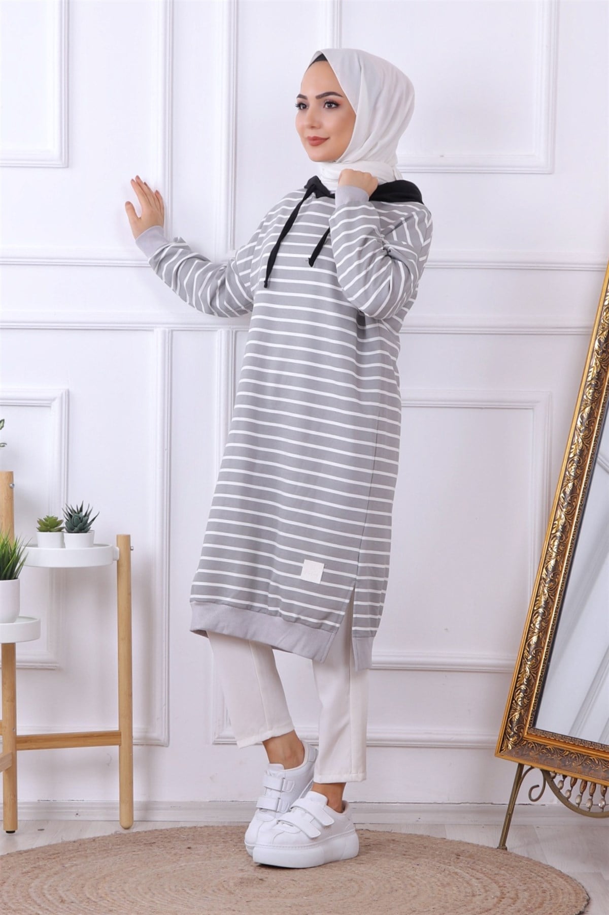 ÇİZGİLİ KAPŞONLU SWEAT