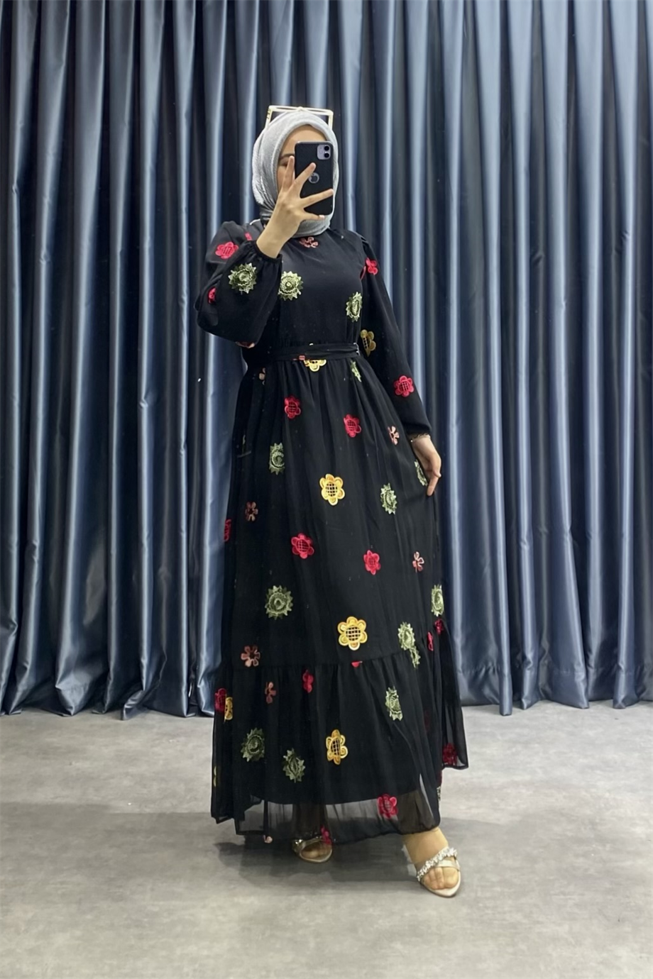 Desenli şifon elbise siyah