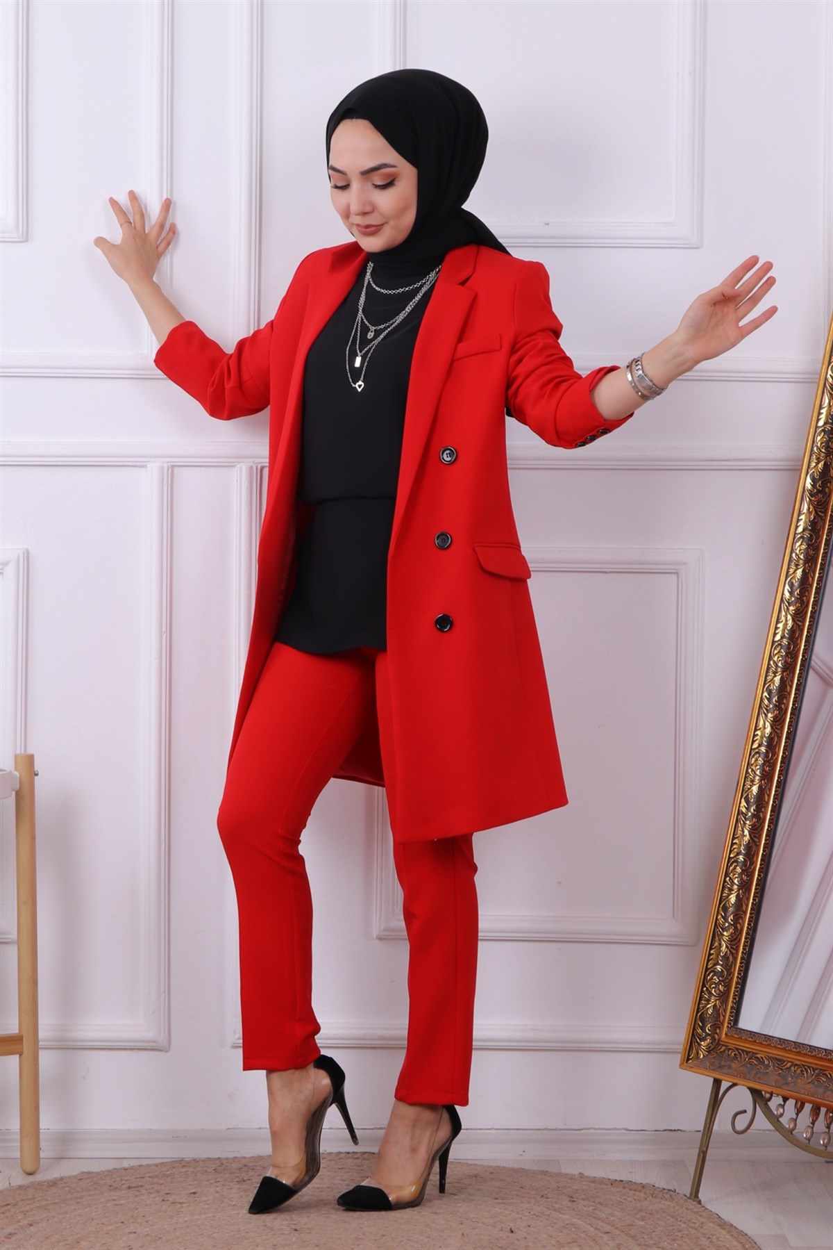 DÜĞME DETAYLI İKİLİ TAKIM KIRMIZI