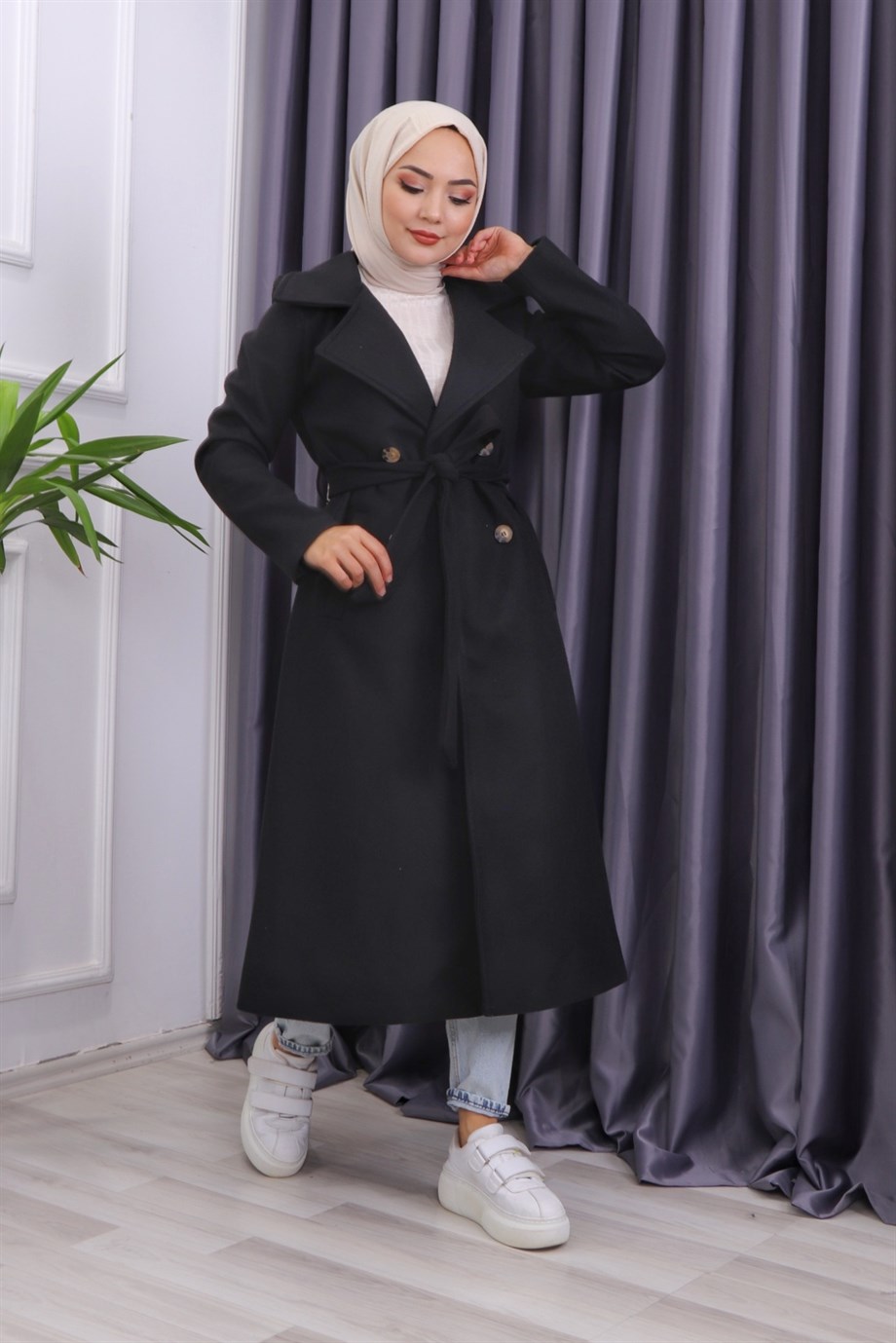 DÜĞMELİ KABAN SİYAH