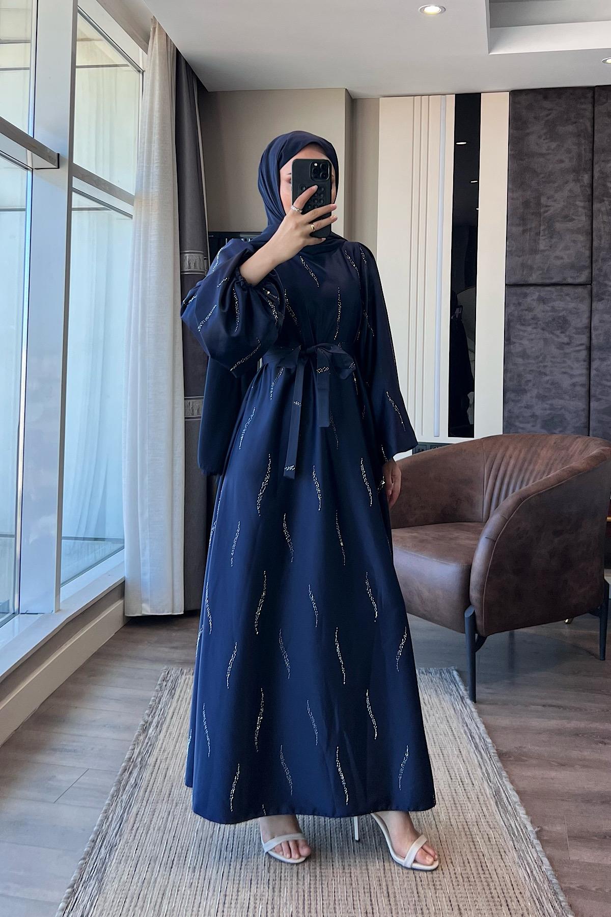 Üzeri Taş Detay Saten Elbise LacivertDubaiShowroomELBİSELER01146