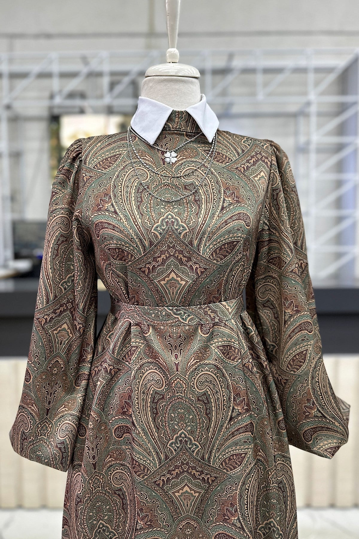 Şal Desen Saten Elbise Kahve-YeşilDubaiShowroomELBİSELER01197