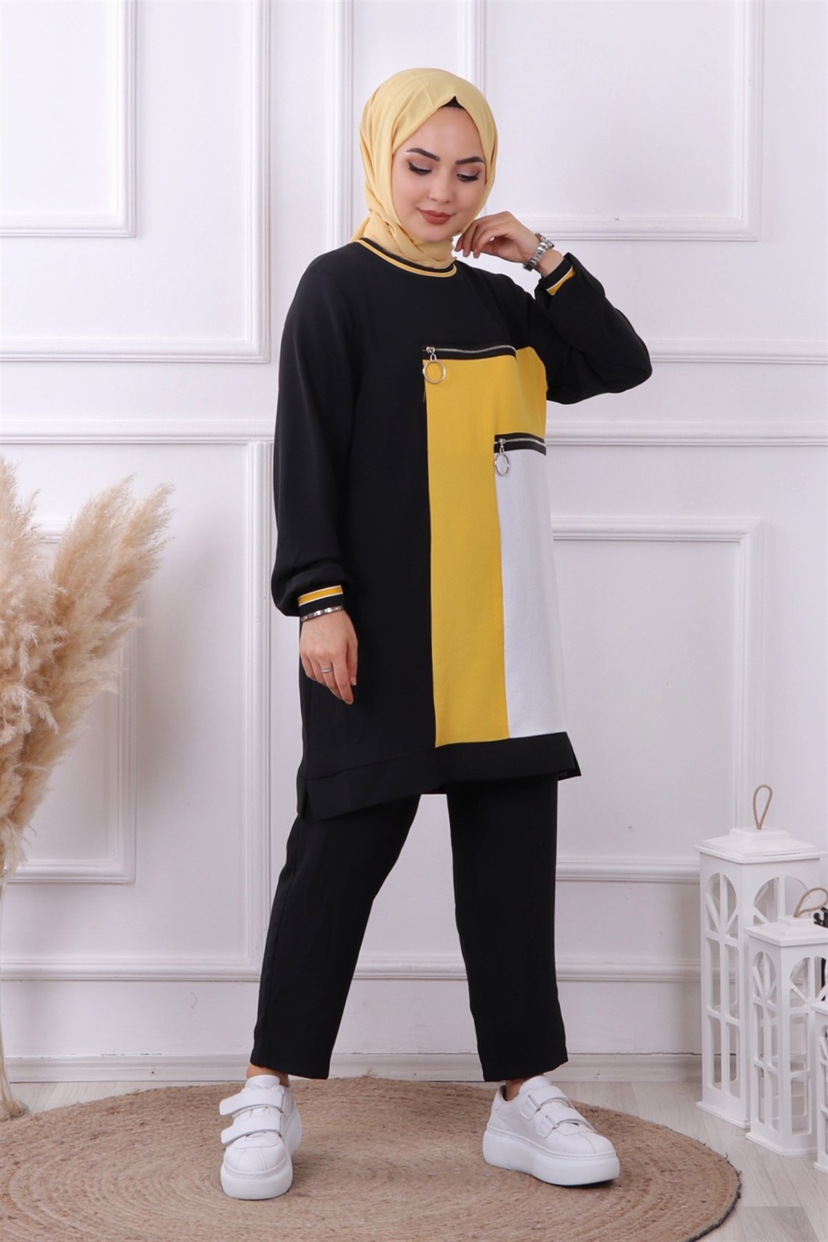 FERMUAR DETAYLI TAKIM SİYAH-SARI