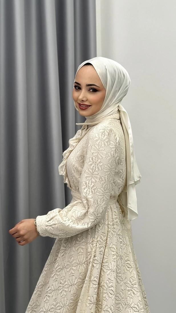 Fırfırlı dantel elbise