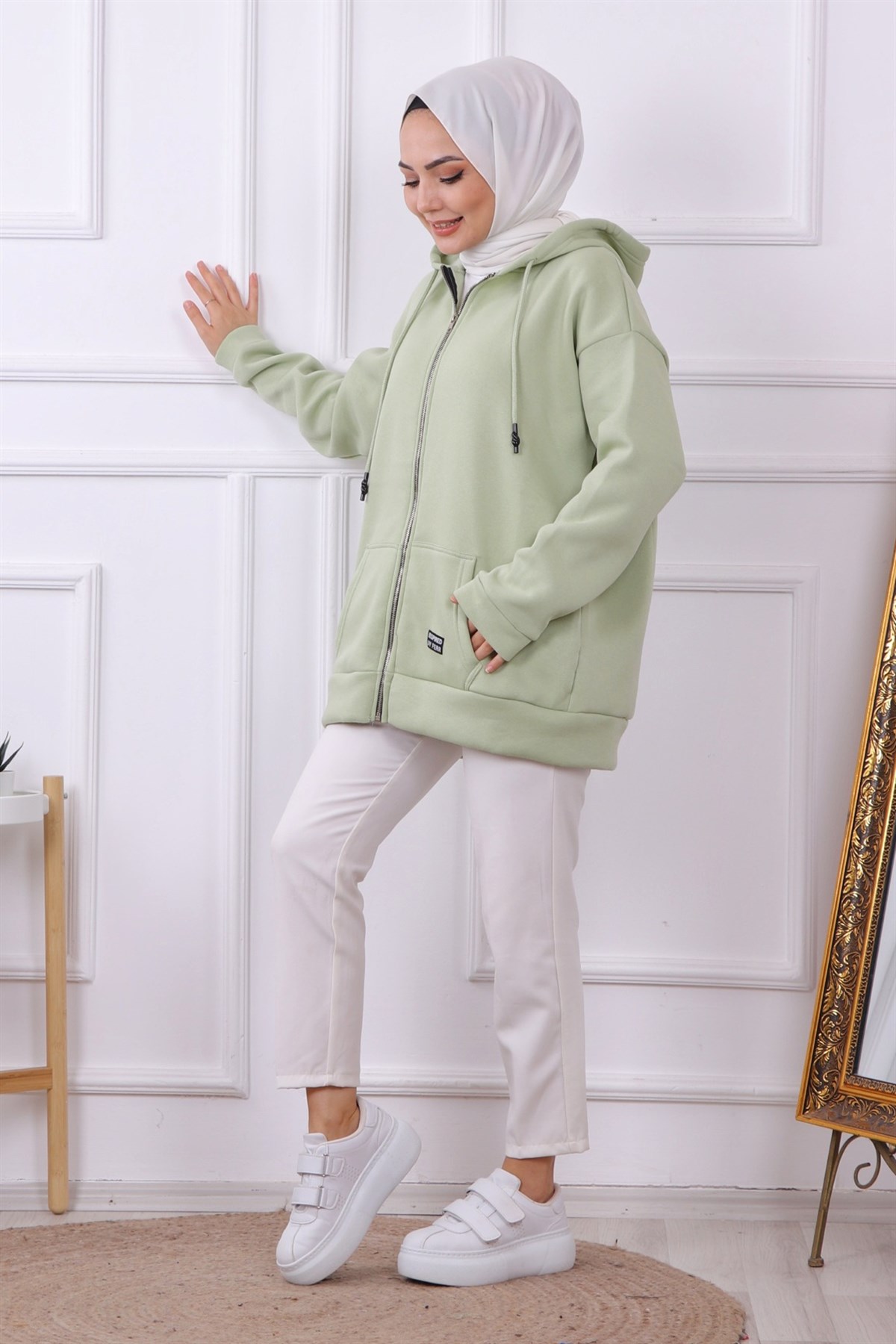 İÇİ ŞARDONLU FERMUARLI HIRKA