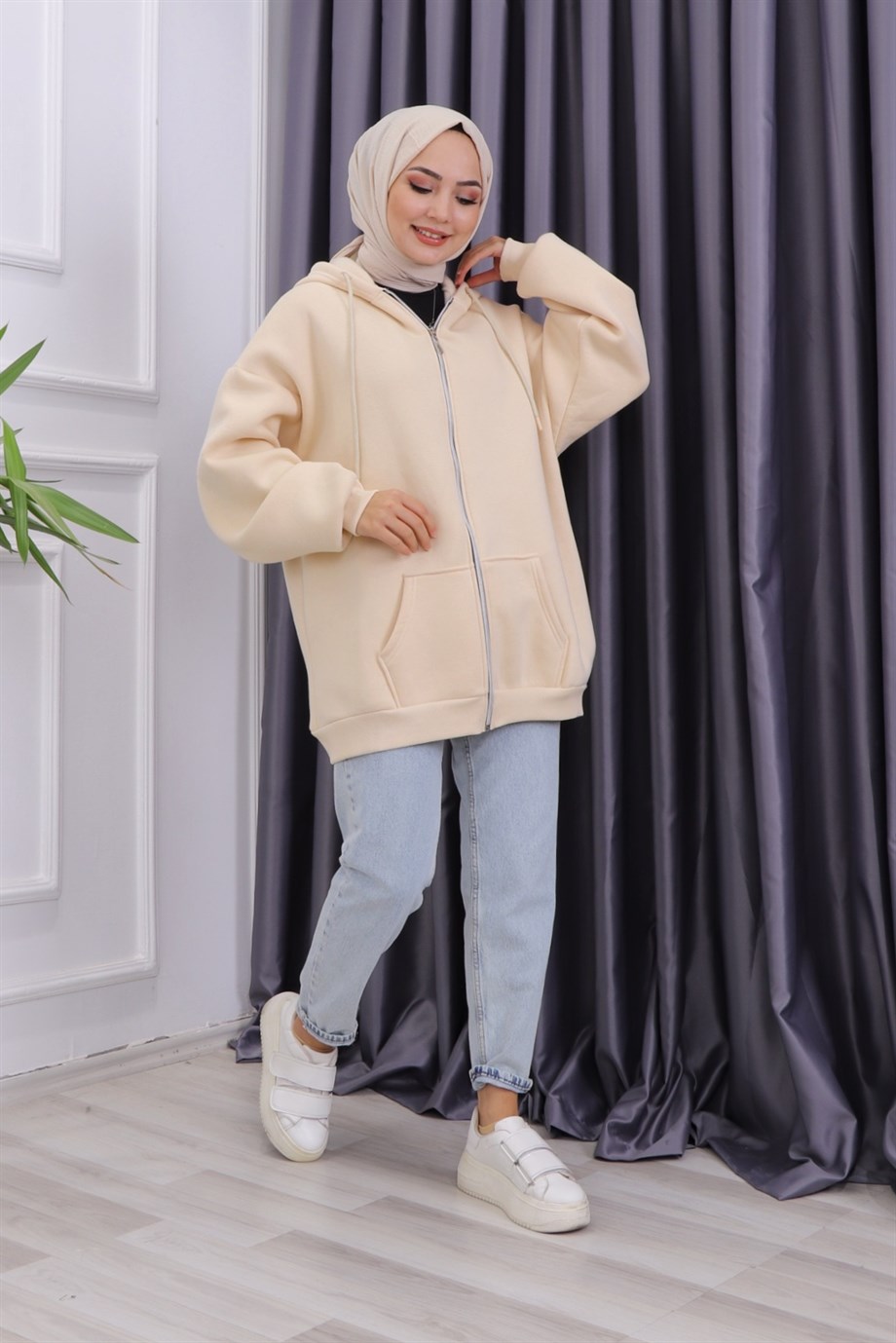 İÇİ ŞARDONLU HIRKA KREM