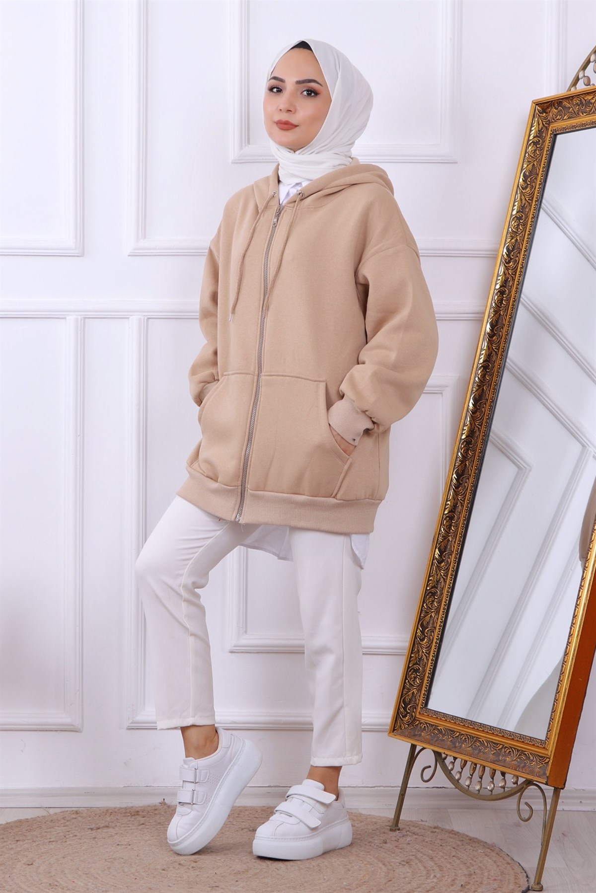İÇİ ŞARDONLU KAPŞONLU FERMUARLI SWEAT 