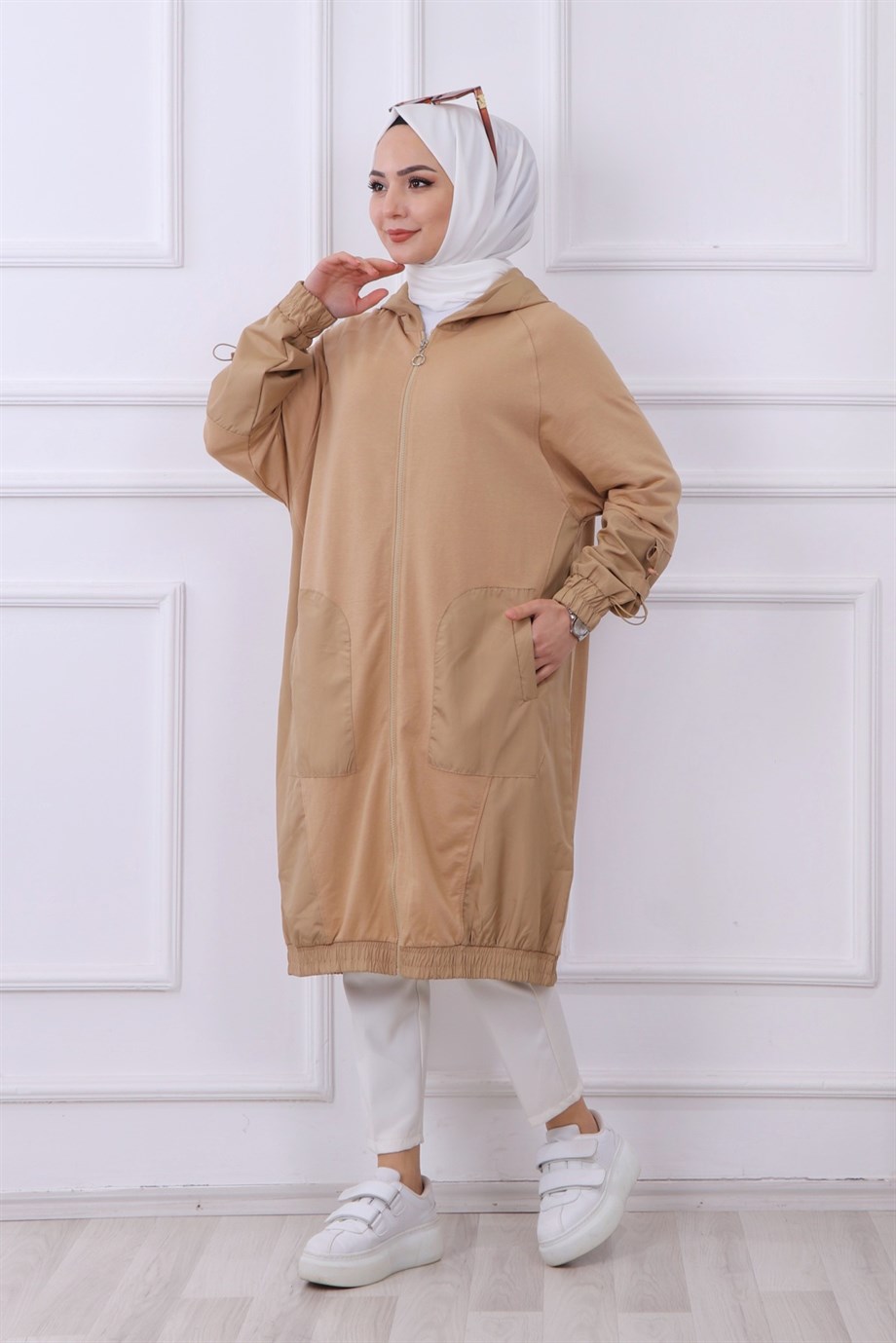 KAPŞONLU ÖNDEN FERMUARLI HIRKA-KAP CAMEL
