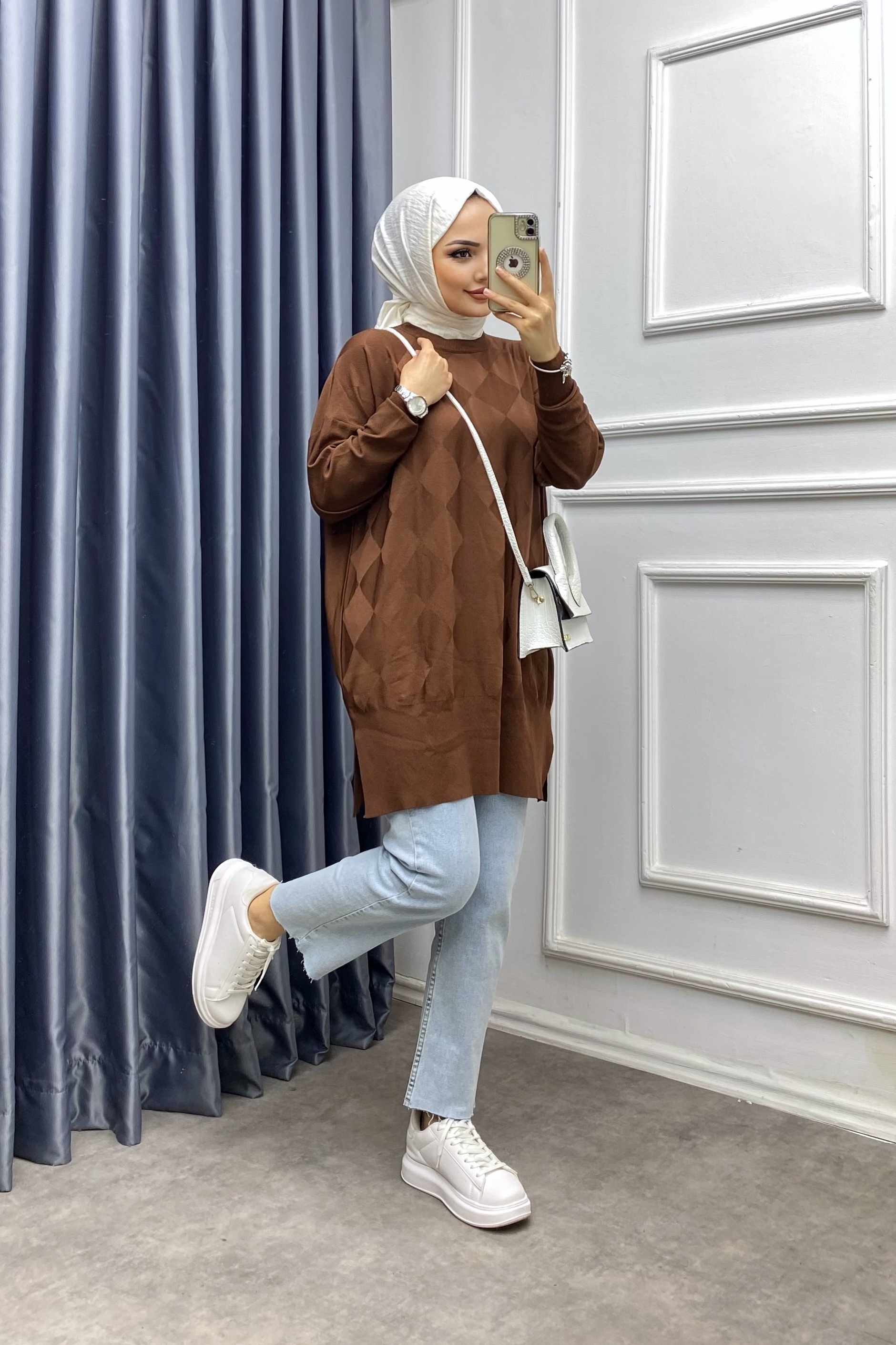 Kendinde desenli soğuk iplik tunik kahverengi