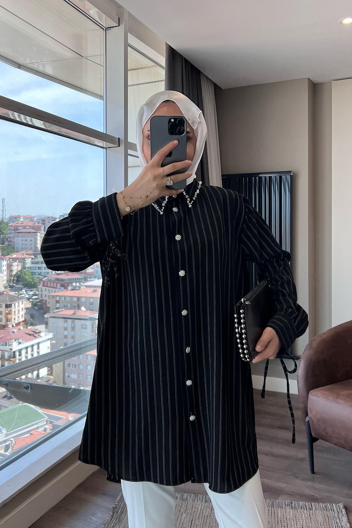 Kolu Bağcıklı Yakası Taşlı Tunik siyah 