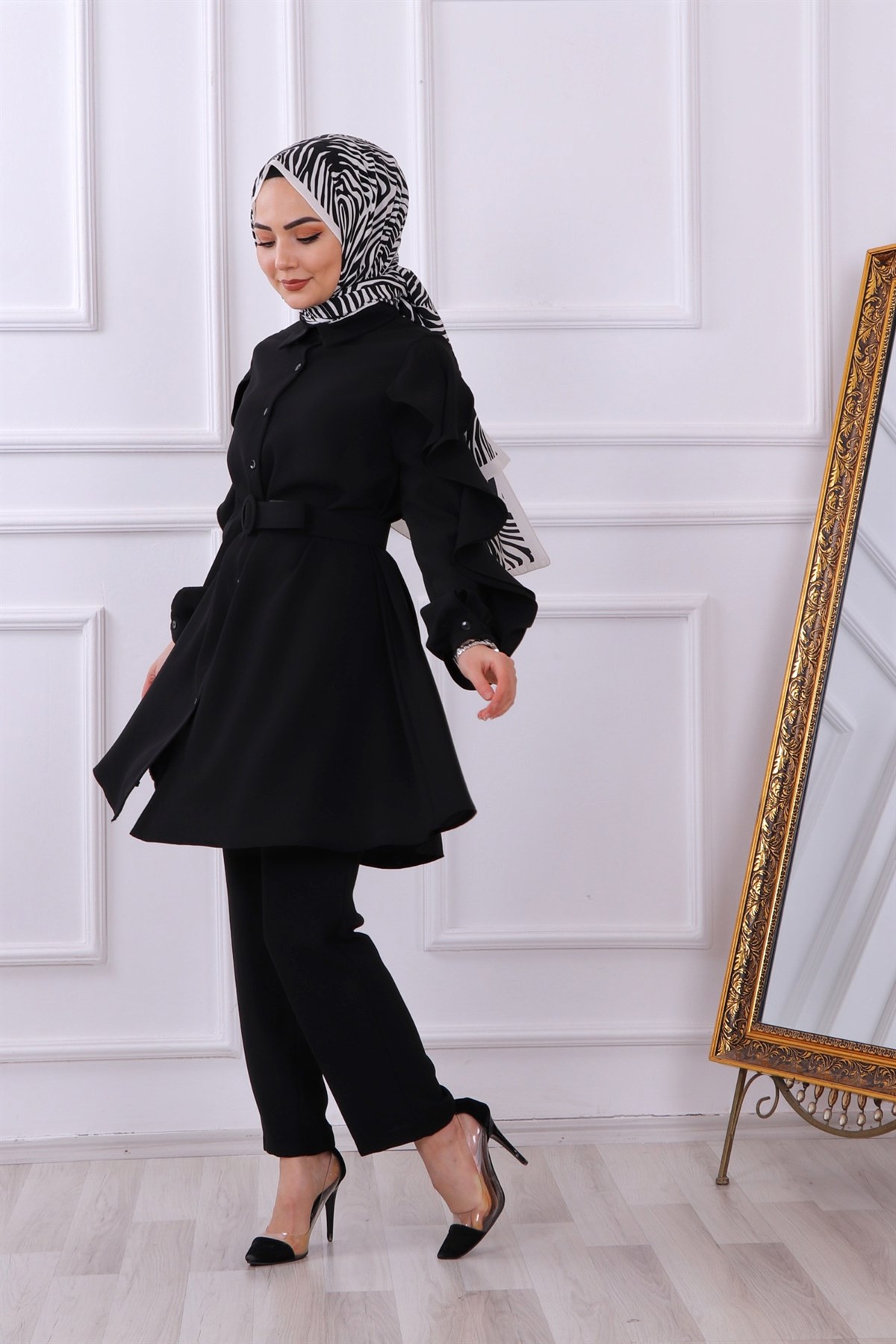 KOLU FIRFIRLI TAKIM SİYAH