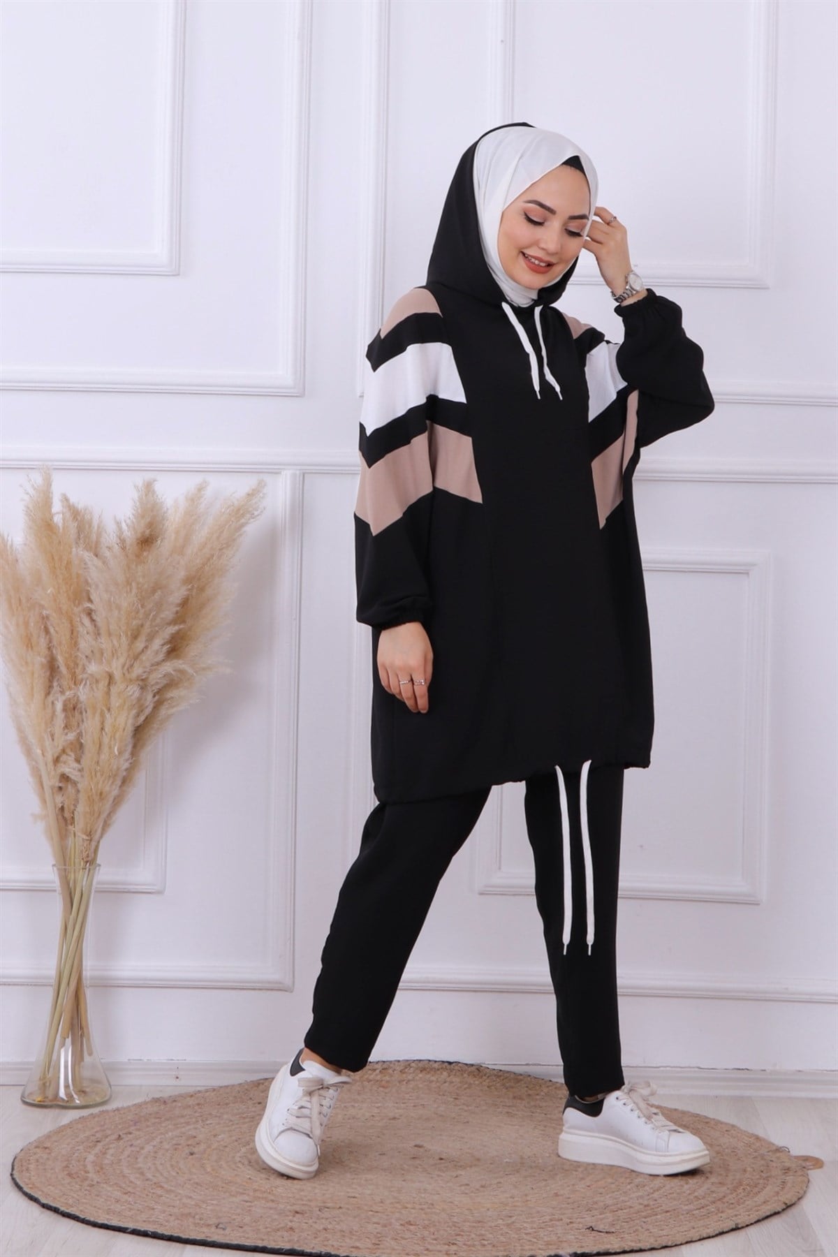 KOLU GARNİLİ TAKIM SİYAH