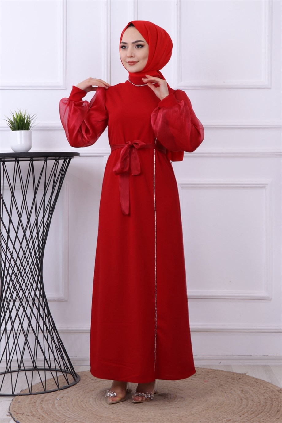 KOLU ORGANZE ELBİSE