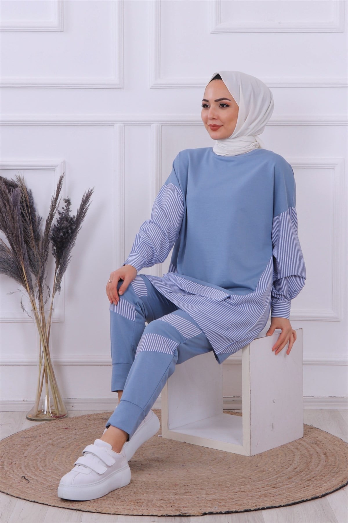KOLU VE PANTOLONU ÇİZGİ DETAYLI TAKIM MAVİ