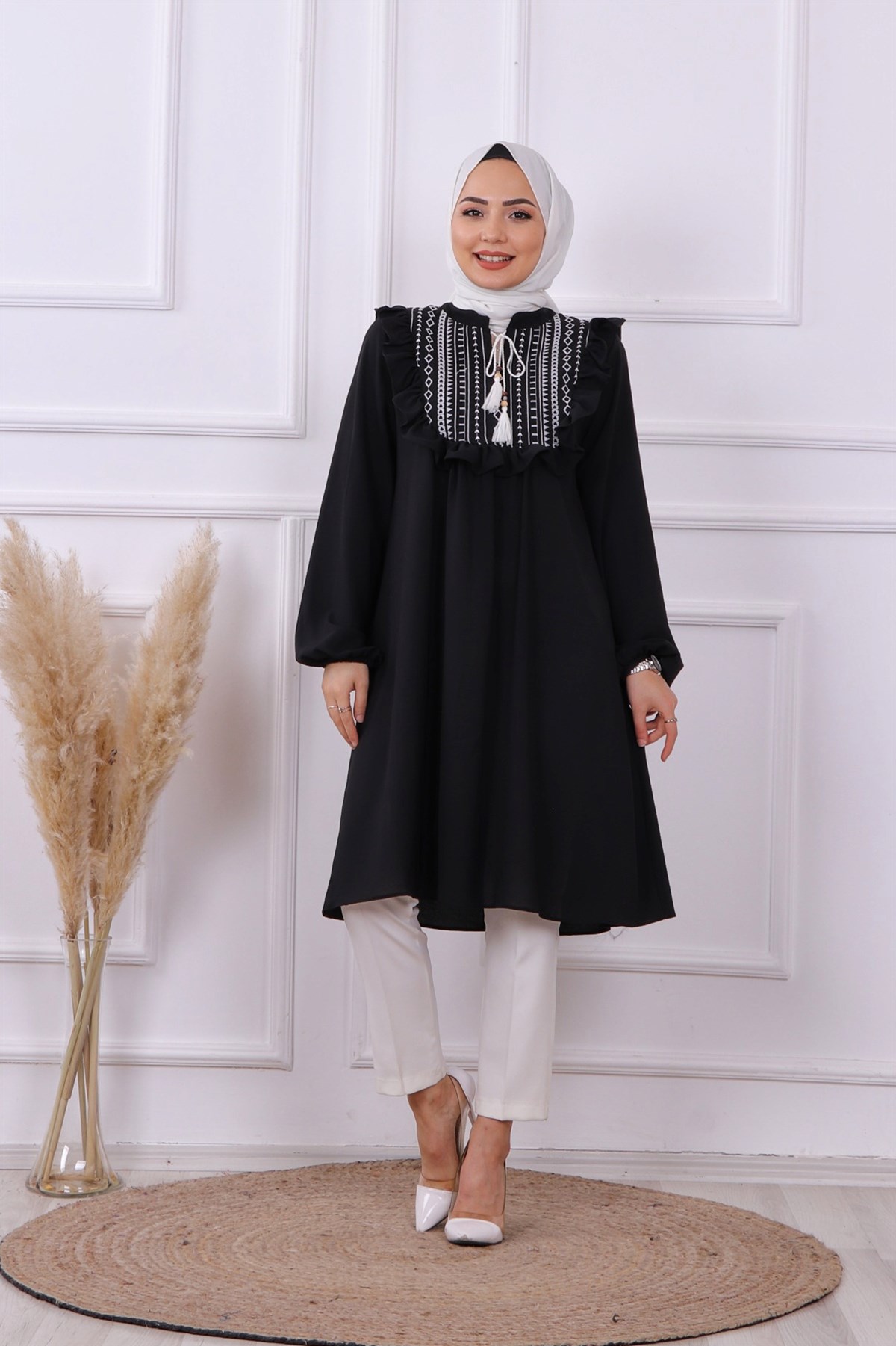 Nakışlı tunik siyah