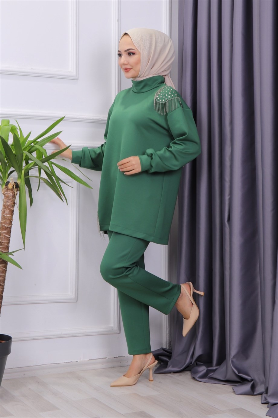 OMUZU APOLETLİ TAKIM YEŞİL
