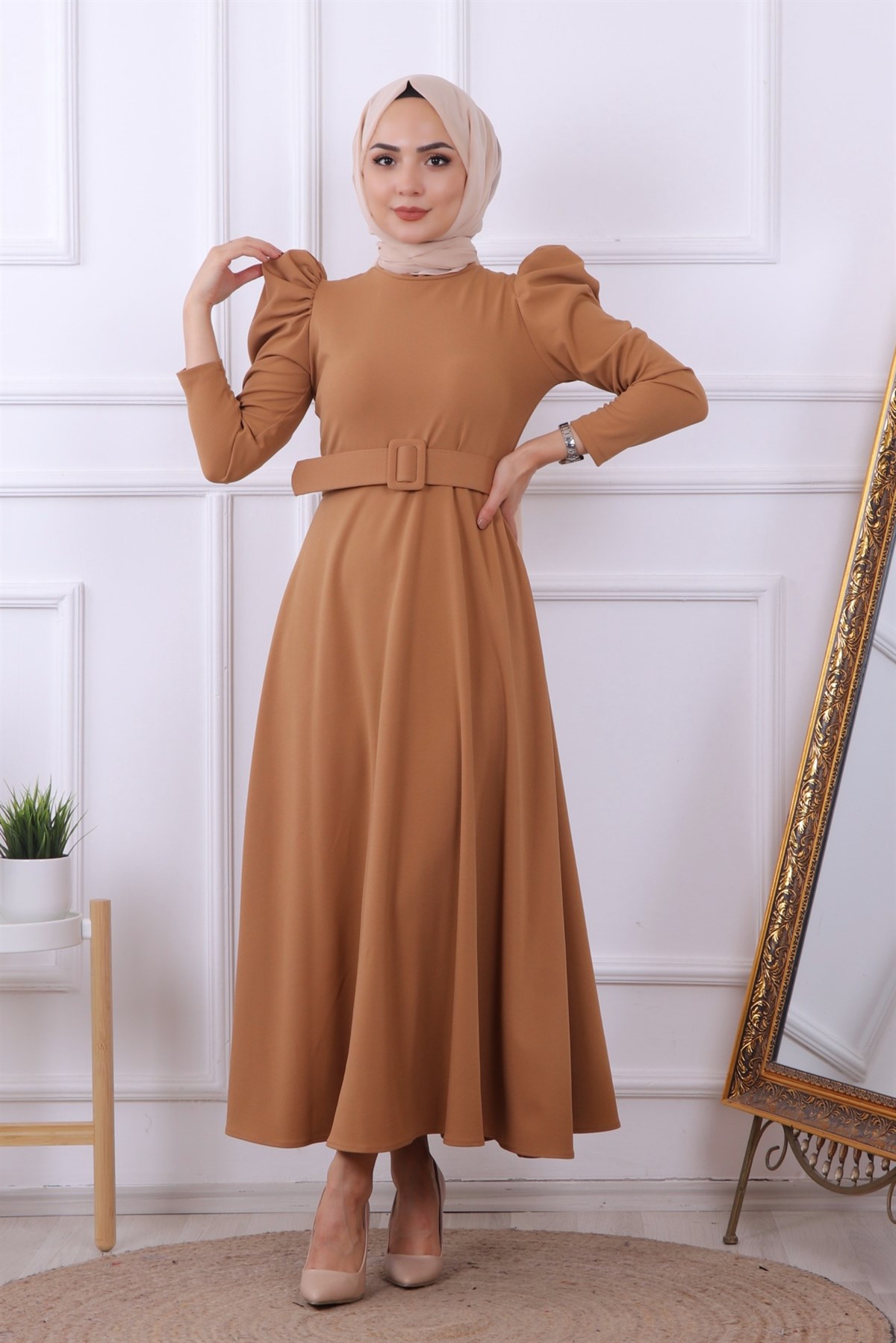 OMUZU DETAYLI ELBİSE 