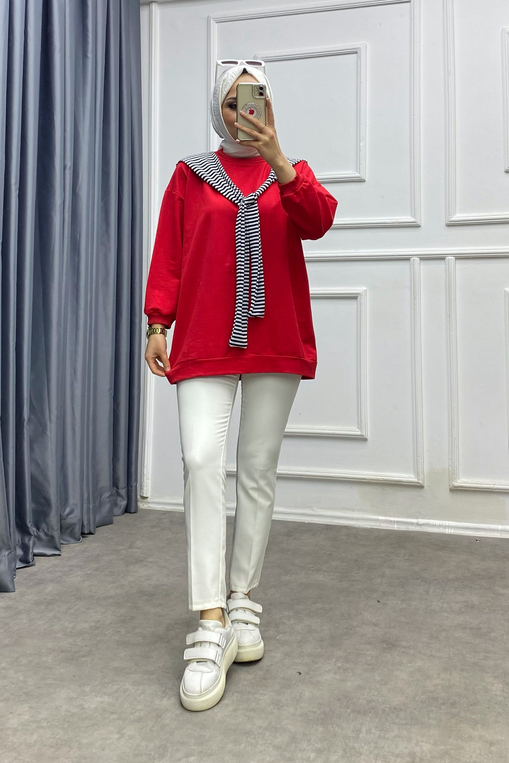 Omuzu Fularlı sweat kırmızı